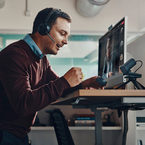 HP Poly Voyager Focus 2 Uc Stereo Headset Anc Bt700 Usb-C Dongle Pc/Mob Incl Usb-A Adaptor